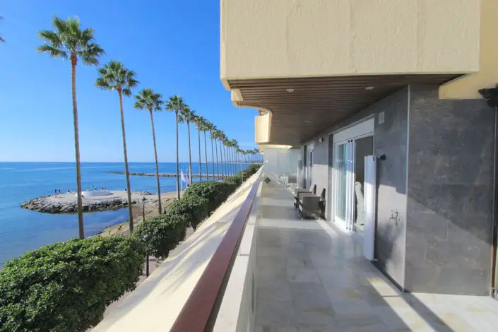 Apartamento 3 Dormitorios Primera Linea de Playa Marbella