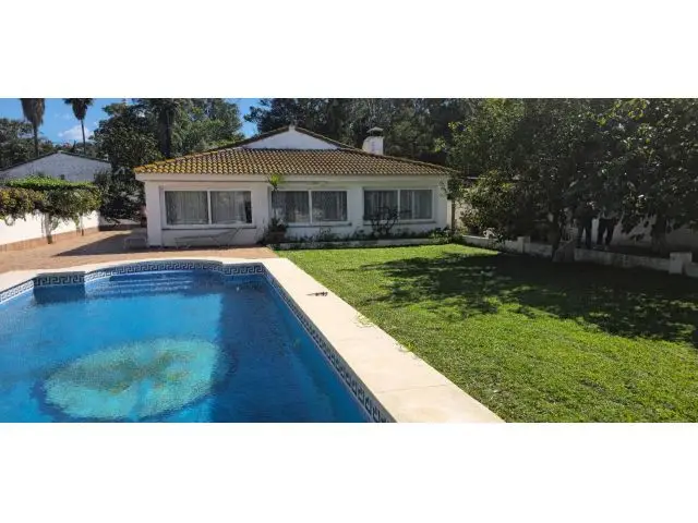 Villa con Piscina Privada en Guadacorte