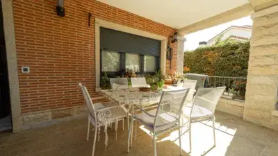 Chalet en Villaquilambre 5 dormitorios 3 banos jardin garaje