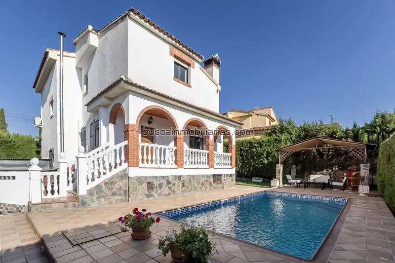 Chalet en Venta en Urbanización Privada Gójar