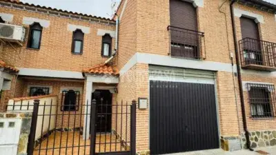 Casa adosada en venta en Villaseca de La Sagra