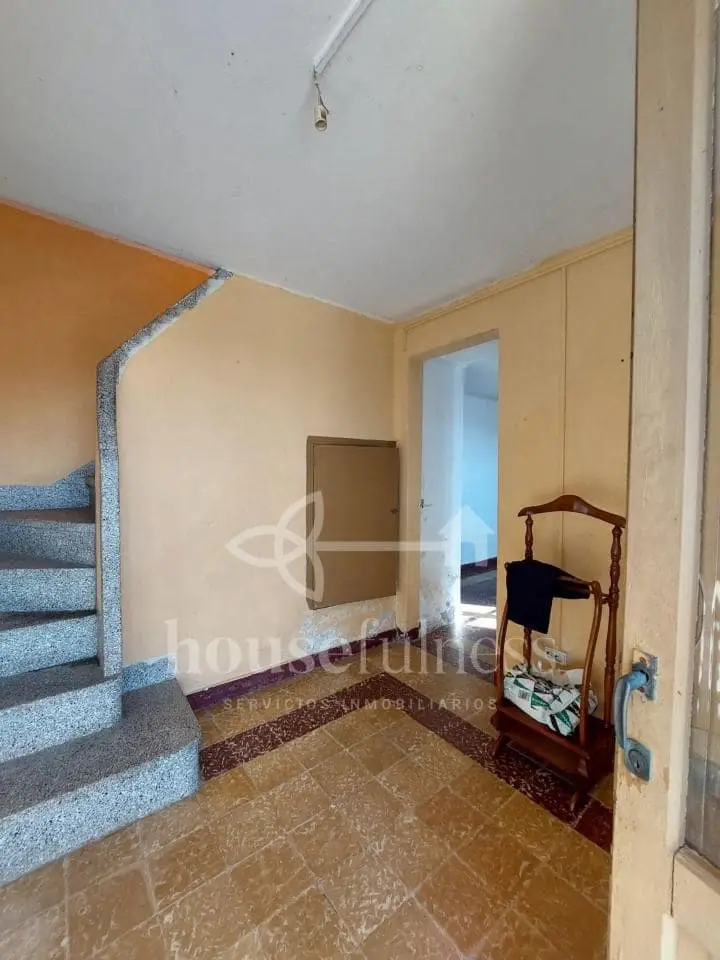 Casa Rural en Venta en Narón A Coruña con Jardín y Bodega