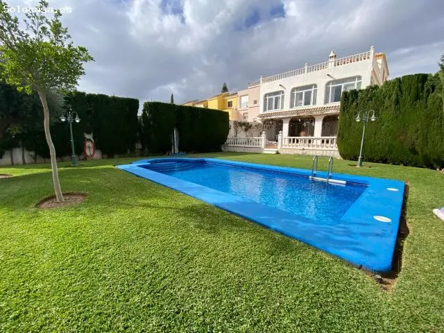 Chalet en Vera Playa 7 Dormitorios Piscina Cerca de la Playa