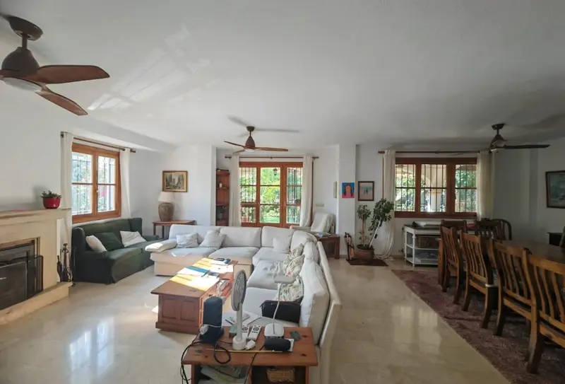 Villa en Muchamiel con Vistas al Mar y Golf
