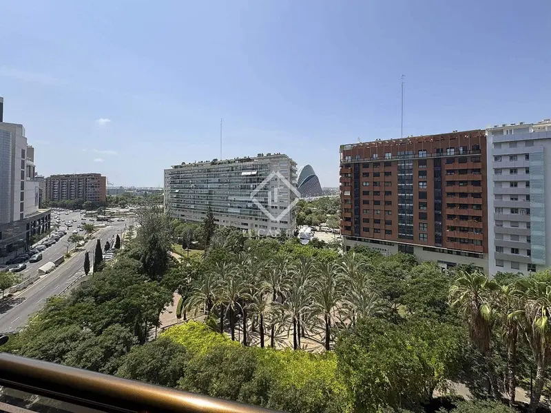 Apartamento en Valencia ciudad con terraza y piscina