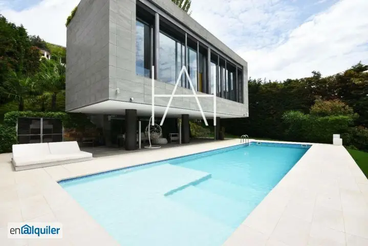 Casa de Lujo en Alella 605m2 4 Habitaciones Piscina y Gimnasio