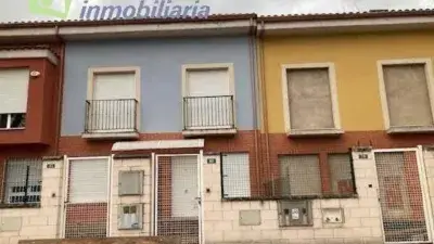 Casa adosada en venta en Avenida de Mencía de Velasco, 40