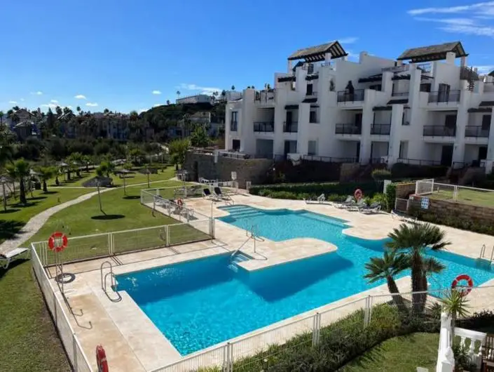 Apartamento 3 Dormitorios Primera Linea de Playa Casares Costa