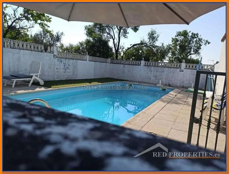 Chalet en venta El Viso de San Juan con piscina y huerto