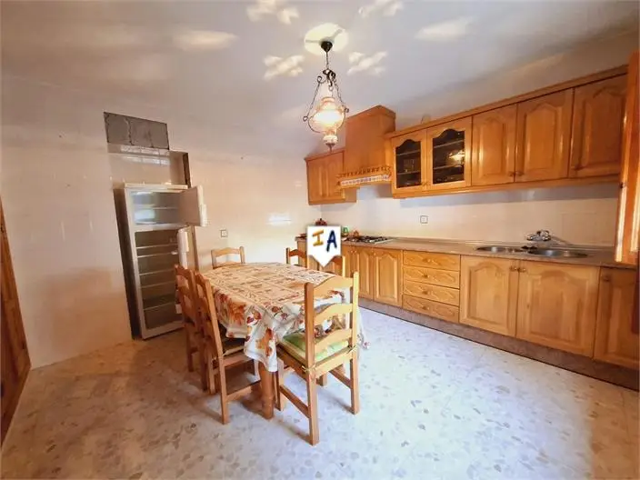 Finca de 4 Dormitorios en Venta cerca de Periana