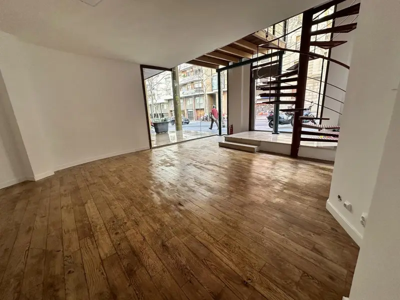 Venta Local Comercial Gracia Barcelona 120m2