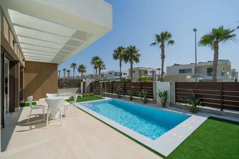 Chalet en venta en Los Montesinos, Alicante