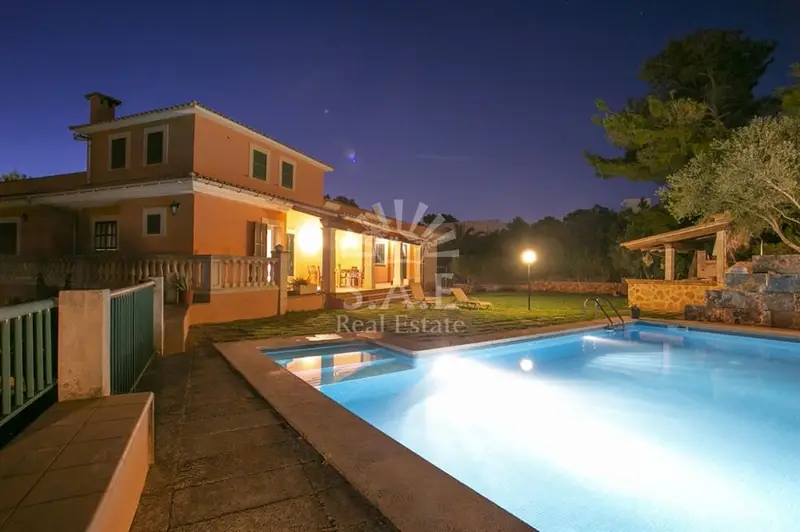 Chalet en Bellavista Mallorca con Piscina y Vistas al Mar