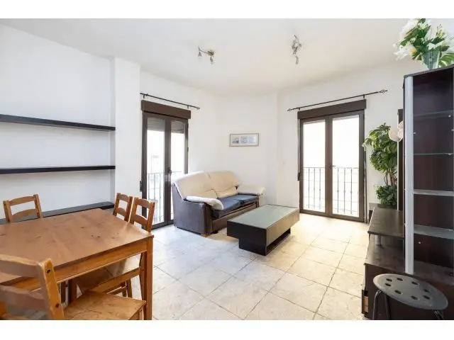 Apartamento Calle Elvira Granada: Ideal Parejas Inversores Estudiantes