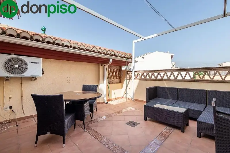 Casa en Padul con 4 Dormitorios 2 Baños y Patio