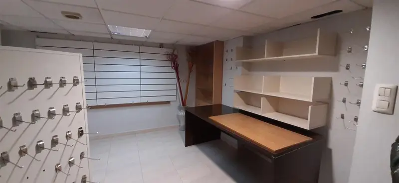 Local Comercial en Alquiler A Estrada Centro Comercial San Anton