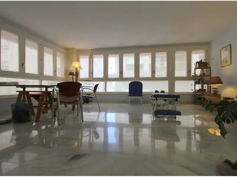 Oficina en Alicante Centro con Vistas al Puerto 140m2 Cambio de Uso a Vivienda
