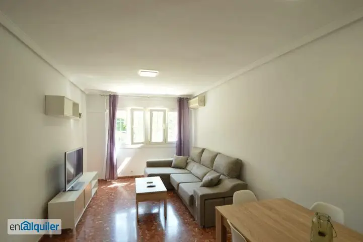 Alquiler piso amueblado estudiantes Zapillo 4 habitaciones