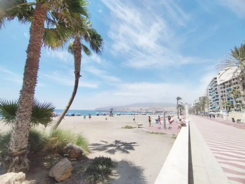 Ático con Vistas al Mar en Almería