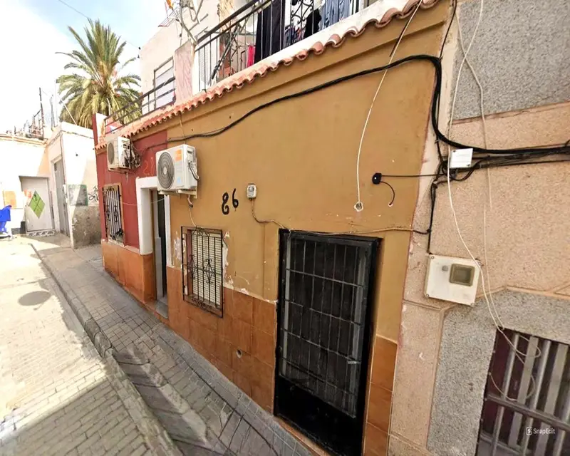 Nave de 60m² con 2 habitaciones en Almería