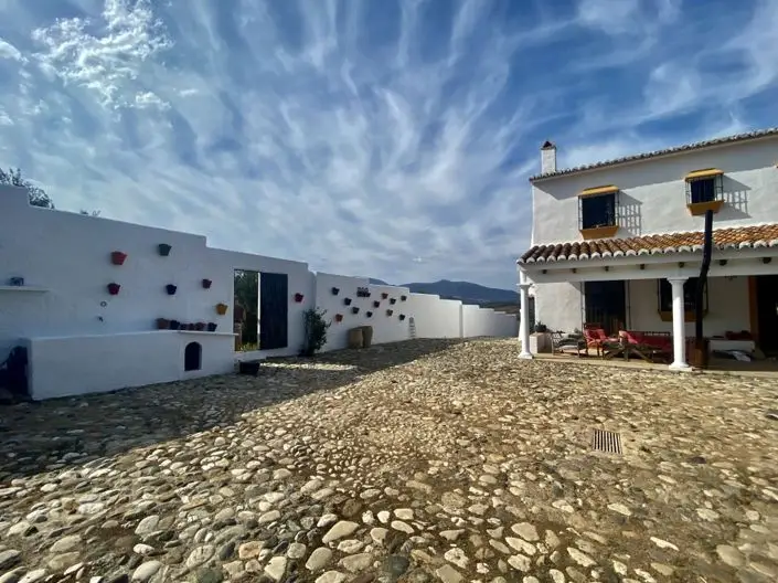 Cortijo de 4 Dormitorios en Venta en Álora