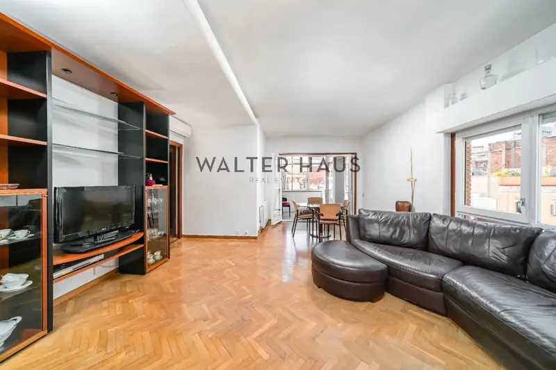 Piso en venta en Galvany Barcelona 107m2 4 habitaciones terraza parking