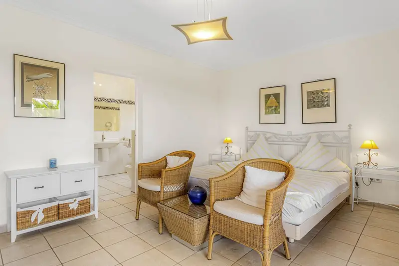 Chalet en Cala Ratjada con Vistas al Mar y Piscina Privada