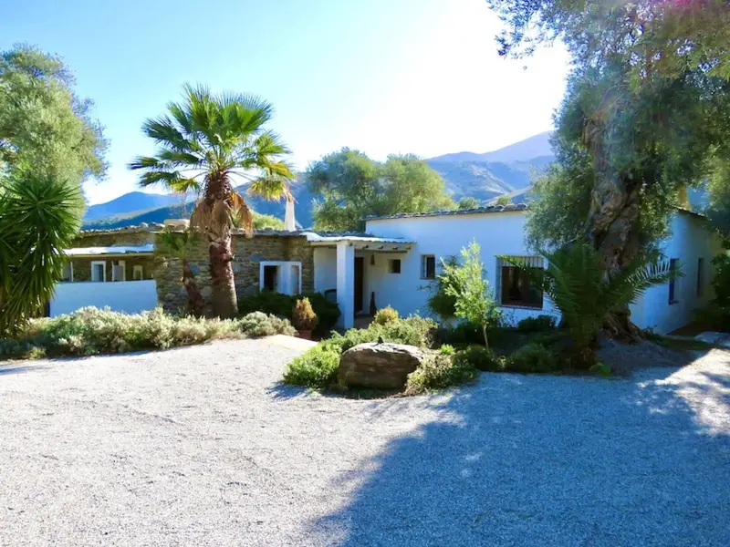 Cortijo Alpujarreño Moderno en Venta cerca de Orgiva