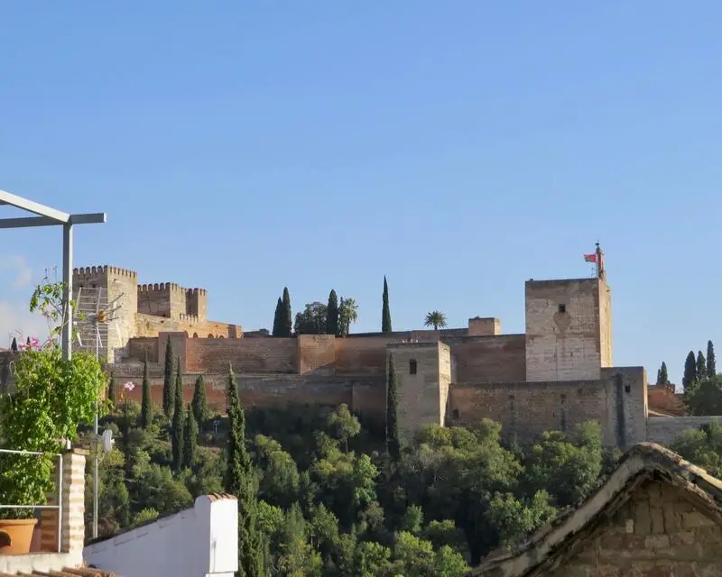 Parcela en Albaicin con Vistas Alhambra: Apartamentos Turisticos o Casas Familiares