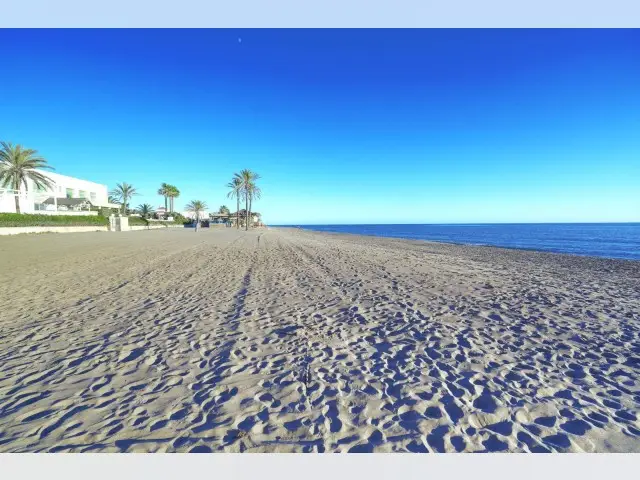 Apartamento en Elviria 3 Dormitorios 2 Baños Cerca de la Playa