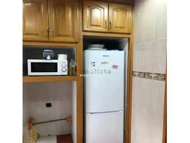 Casa en Salt con Amplio Patio y Terraza - 110m²
