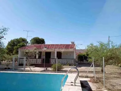 Casa de Campo con Piscina Cerca de Yecla