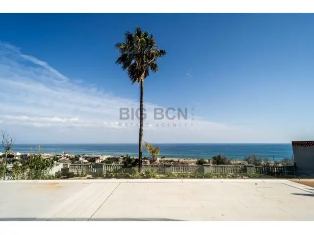 Casa de Lujo en Bellamar Castelldefels con Vistas al Mar