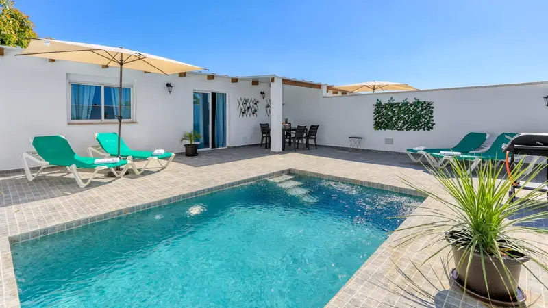 Chalet 2 Dormitorios Nerja Alquiler Familiar Piscina Barbacoa