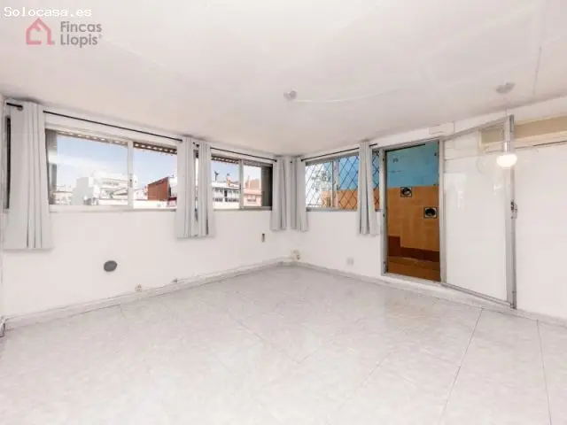 Atico con Encanto en Poble Sec 2 habitaciones Balcon Luminoso Cerca Paralelo