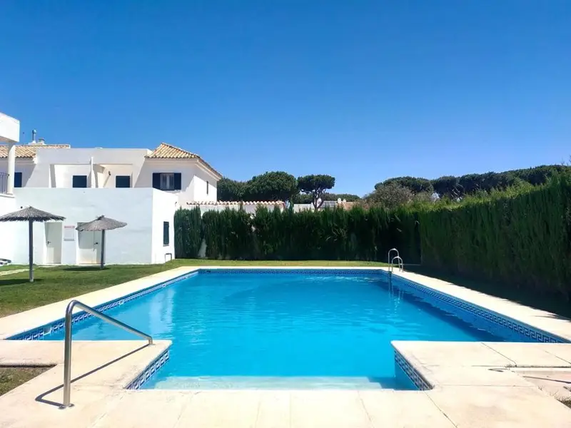 Chalet en Venta en La Barrosa Cadiz  Adosado con Jardin y Piscina