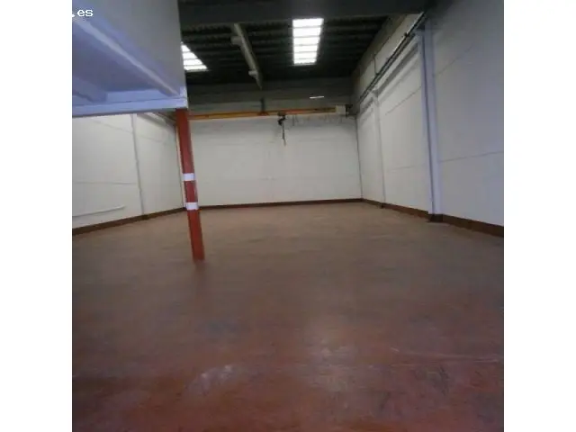 Nave Industrial 350m2 con Altillo 50m2