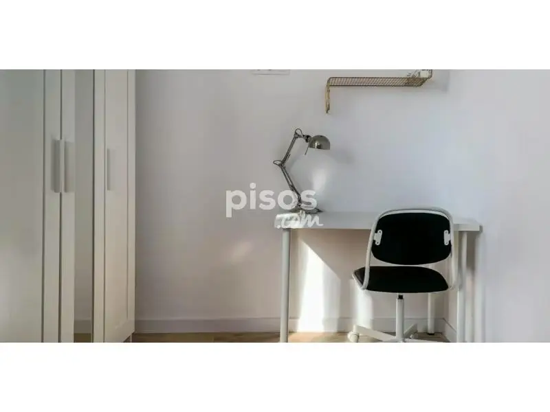 Habitaci
ón Doble en Coliving Pubilla Cases para Estudiantes y Profesionales