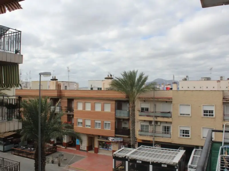 Apartamento en Catral con 4 habitaciones y 2 baños