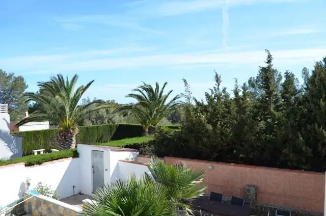 Chalet en venta en L'Ametlla de Mar con piscina y jardin