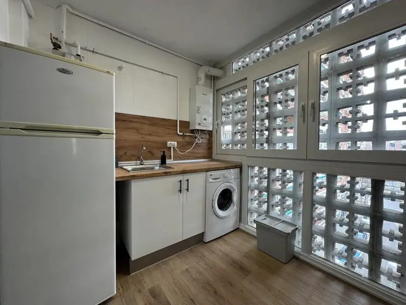 Apartamento 5 Dormitorios 1 Baño Madrid