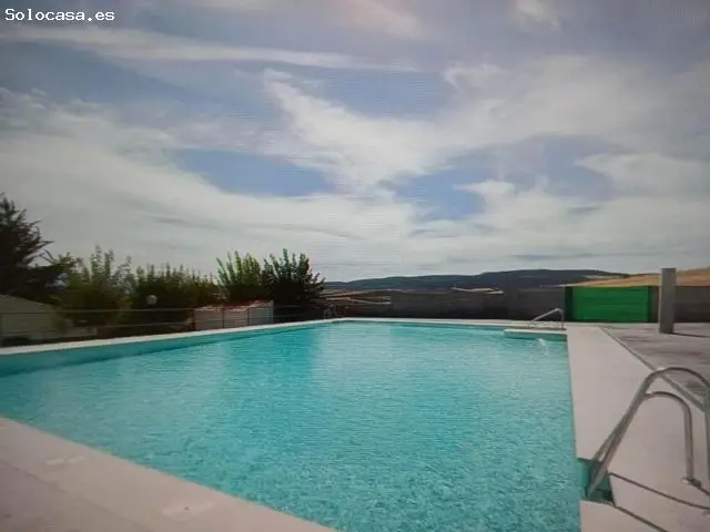 Bonita Casa en Urbanizacion Cerrada con Piscina