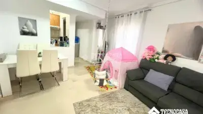 Apartamento en Garrucha con Terraza y 2 Dormitorios