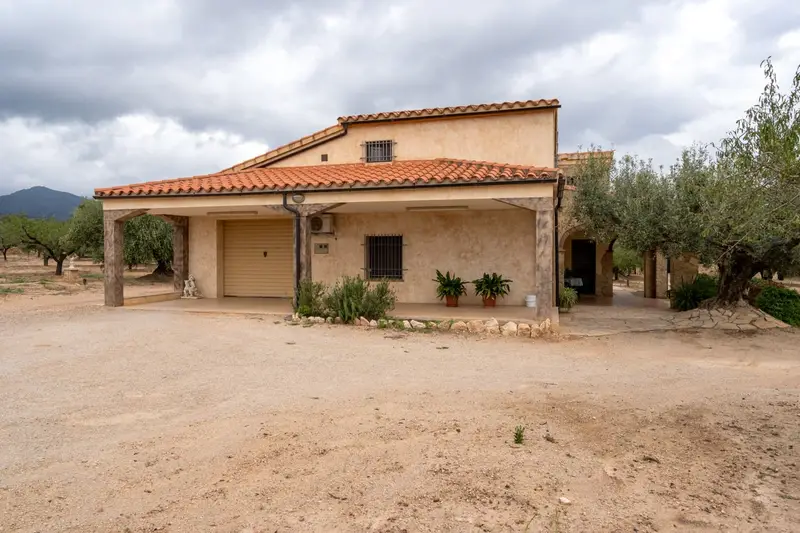 Chalet Rustico en Els Reguers Tarragona