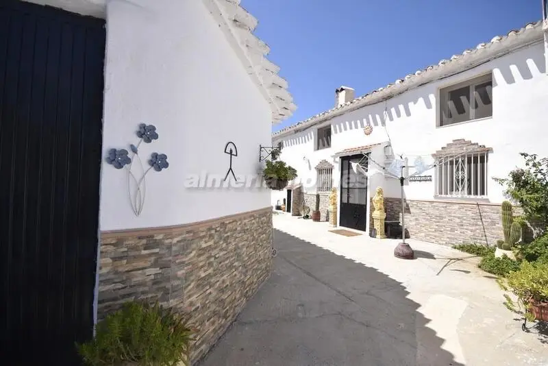 Casa de Campo 3 Dormitorios Velez Rubio