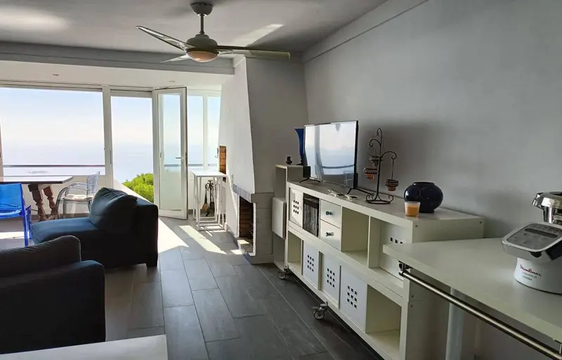 Apartamento en Roses con Vistas al Mar y Plaza de Aparcamiento