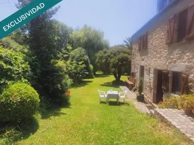 Casa de Piedra con Jardin Magico en Viveiro
