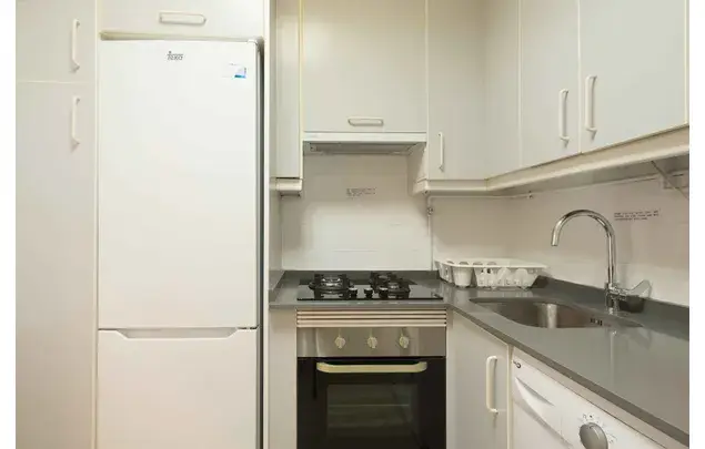 Rent 5 bedroom student apartment of 9 m² in Madrid