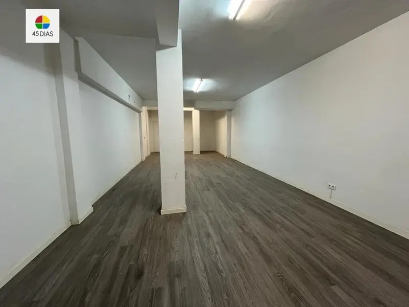 Venta Local Comercial Centro Ripollet 200m2