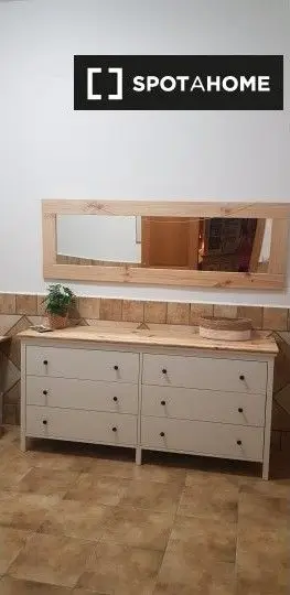 Apartamento 4 Dormitorios 3 Ba	nos Valencia Spotahome